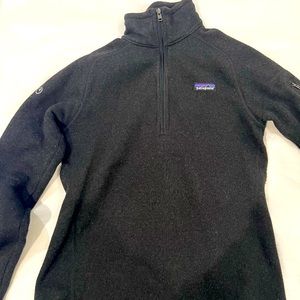 Quarter zip black Patagonia sweatshirt